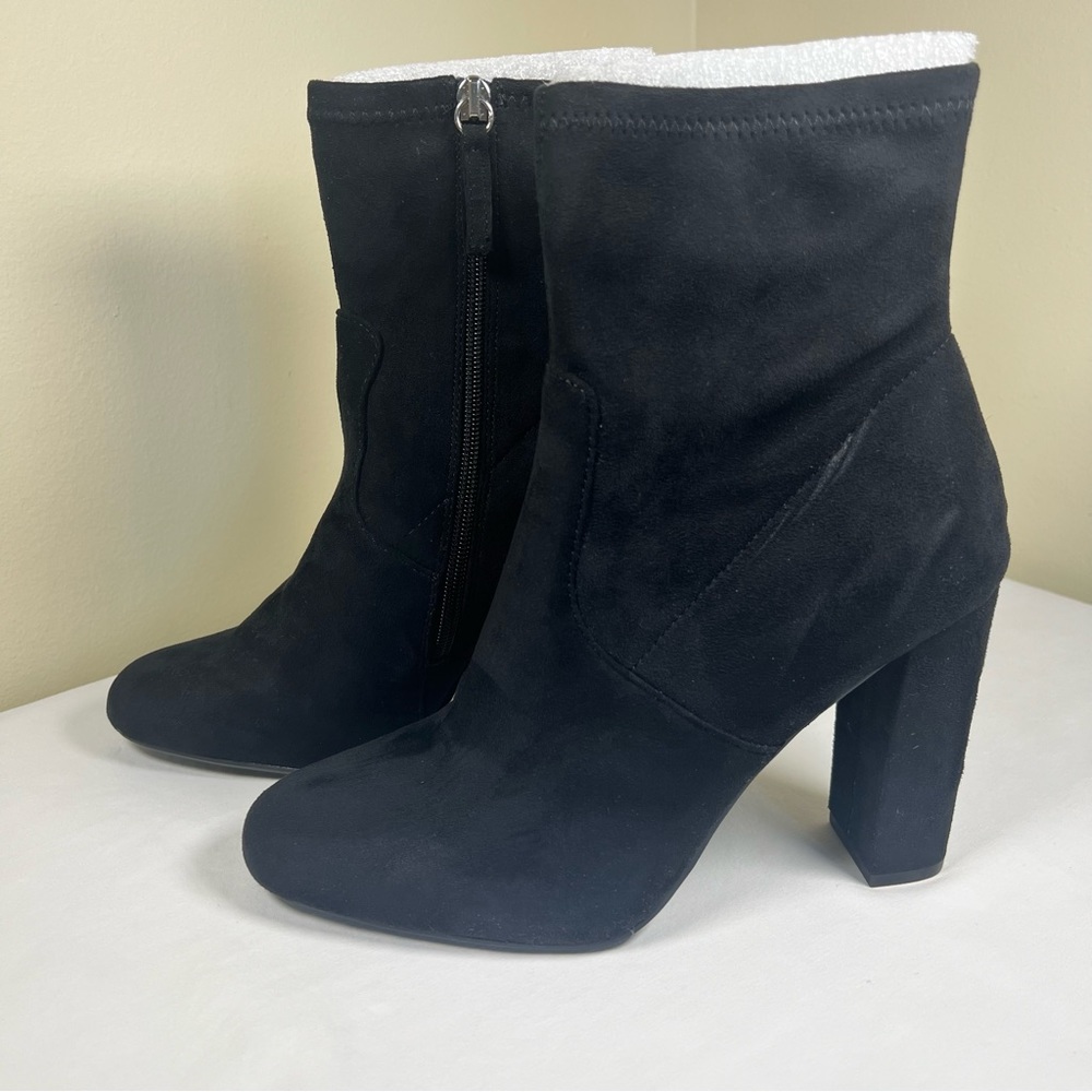 NWOT Steve Madden Black Faux Suede Sock Heeled Booties - Size 9